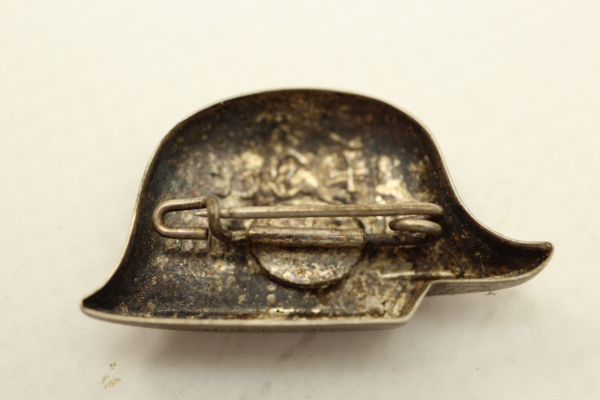Stahlhelmbund badge - the steel helmet With manufacturer as well as total sh.