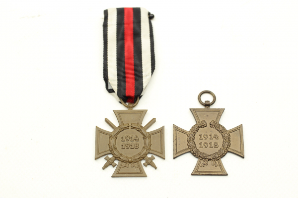 2x Ehrenkreuz für Frontkämpfer, mit Hersteller, 1x am Band