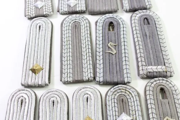 DDR / NVA bundle of various shoulder boards for ranks