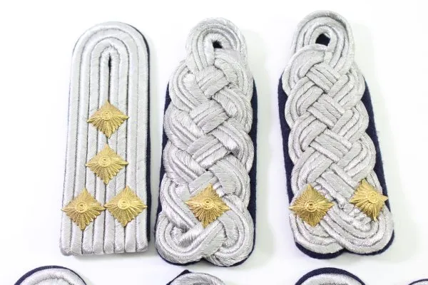 DDR / NVA bundle of various shoulder boards for ranks