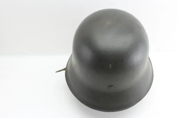 Wehrmacht Stahlhelm M42 NS66 mit einem Huber Jordan Emblem, Abzeichen und markiert