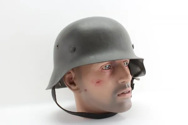 Wehrmacht Stahlhelm M42 NS66 mit einem Huber Jordan Emblem, Abzeichen und markiert