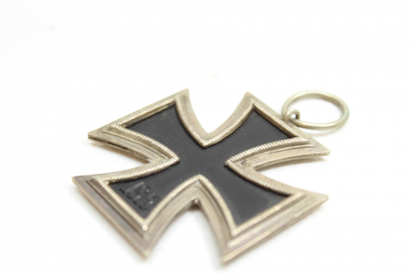 ww2 Iron Cross 2nd Class 1939 without manufacturer with section of ribbon