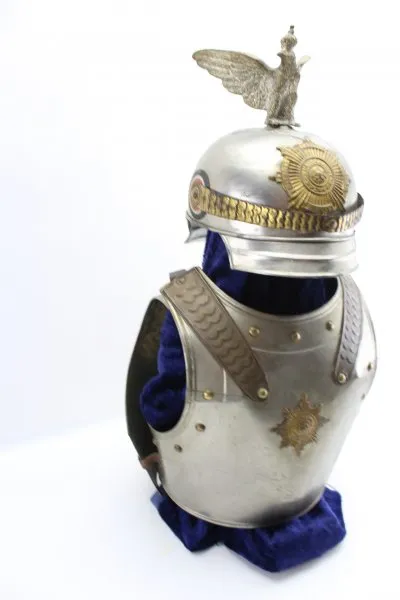 Helm und Kürass für Offiziere der preußischen Kürassier-Regimenter, um 1900 für Kinder