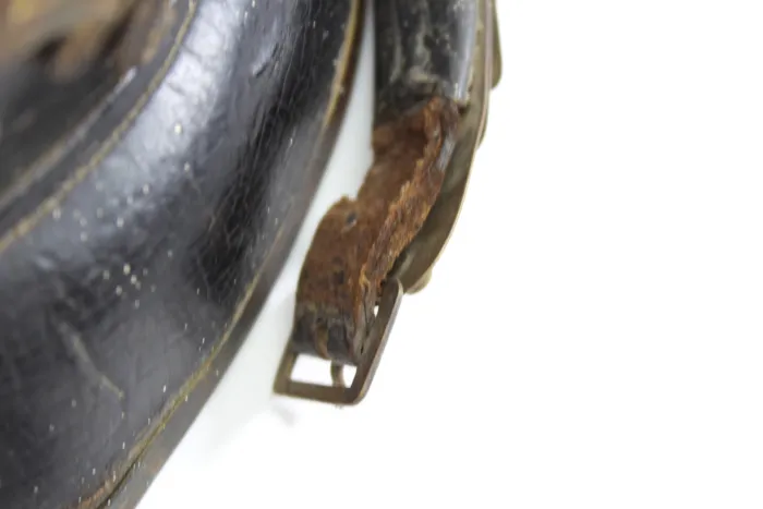 Pickelhaube Preußen Ersatzteilspender Kreublatt mit Spitze, Schuppenkette