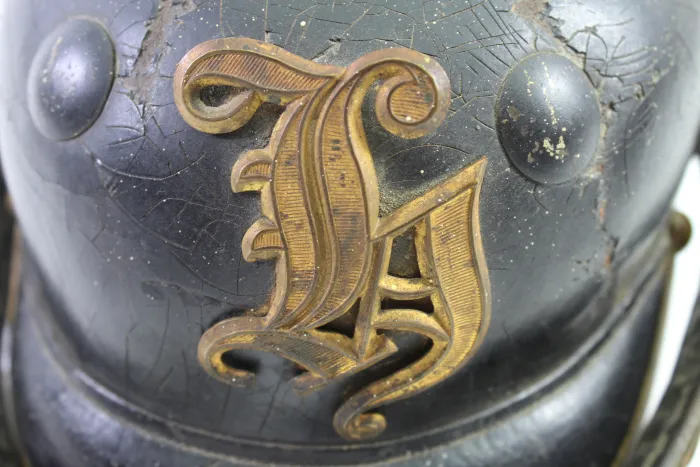 Pickelhaube Preußen Ersatzteilspender Kreublatt mit Spitze, Schuppenkette