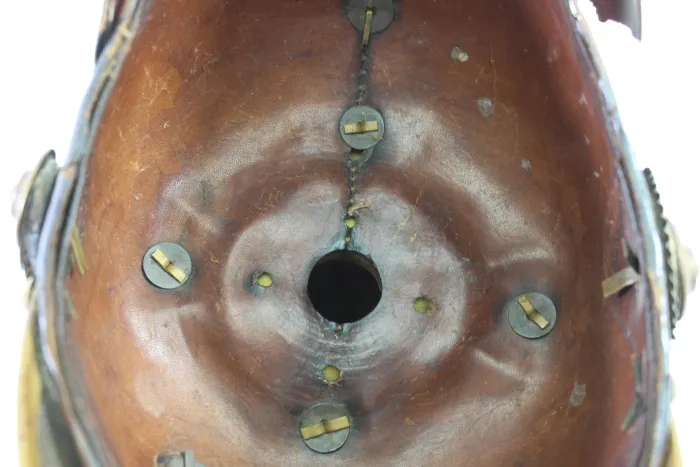 Pickelhaube Preußen Ersatzteilspender Kreublatt mit Spitze, Schuppenkette