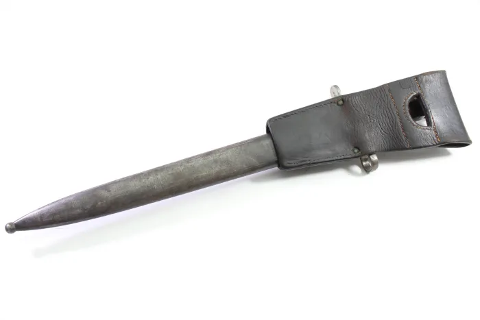Swiss Pioneer M1914 bayonet with attractive leather belt loop in good condition