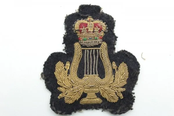 Cap badge English, worn