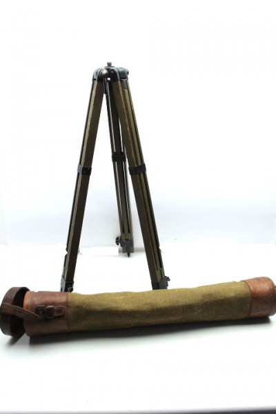 Ww2 German Wehrmacht tripod in leather covered quiver. WaA stamped