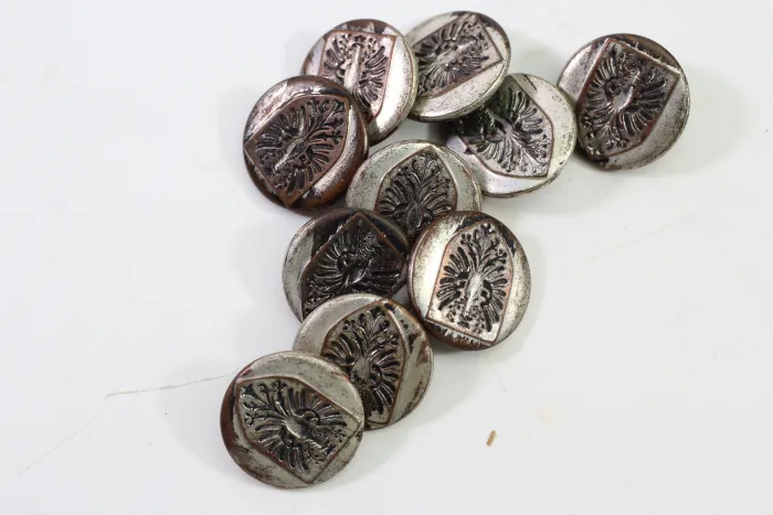 Metal buttons from a Silesian uniform tailor Preis pro Knopf