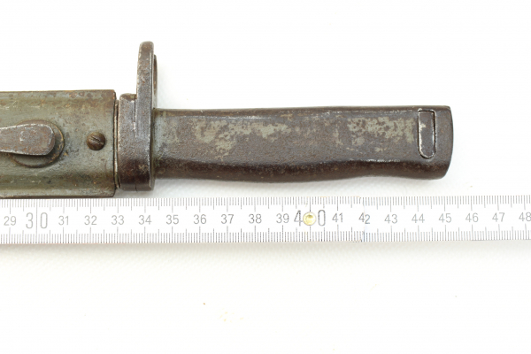 WW1 German bayonet, box-shaped replacement bayonet with metal grip, numbered