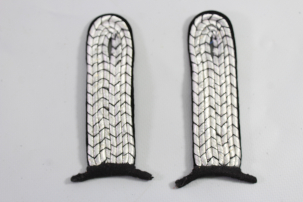 Shoulder boards for a Field Master of the Reich Labor Service (RAD)