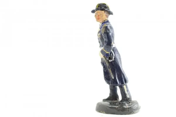 2 Kriegsmarine Admirals Lineol, good condition Height approx. 7 cm