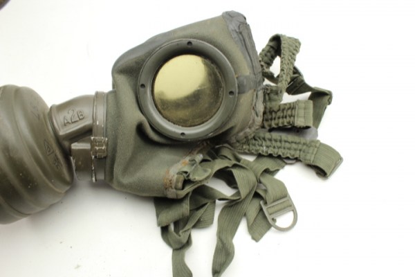 Wehrmacht gas mask box with fabric mask in good condition, several times WaA stamped