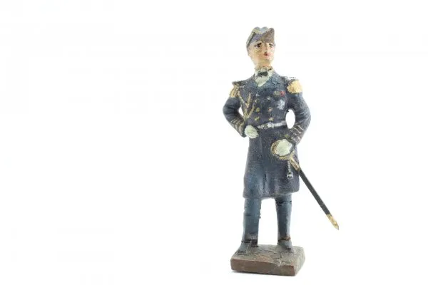 2 Kriegsmarine Admirals Lineol, good condition Height approx. 7 cm