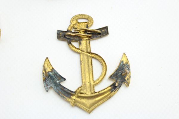 Konvolut verschiedener Embleme der Marine