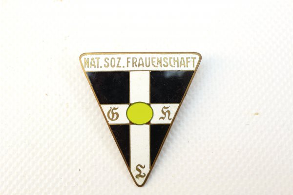 ww2 Badge of the National Socialist Women's Union RZM manufacturer 46, complete, in good condition
