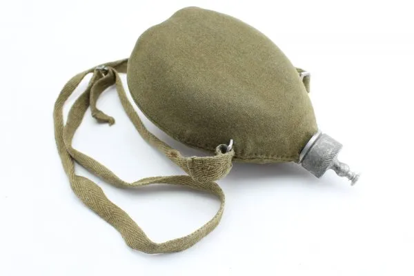 ww2 canteen Italy without felt, loot