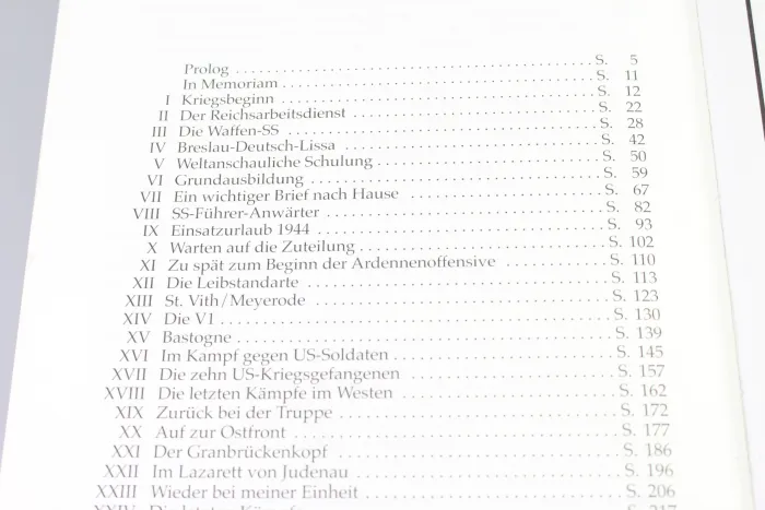 Book "SS Panzergrenadier: As a 17-year-old volunteer in the final battles of 1944/45" by Hans Schmidt.