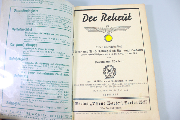 Der Rekrut" Eine Unterrichtsfibel für junge Soldaten datiert 1935/36 mit 191 Seiten. ​​​​​​​Schutzumschlag