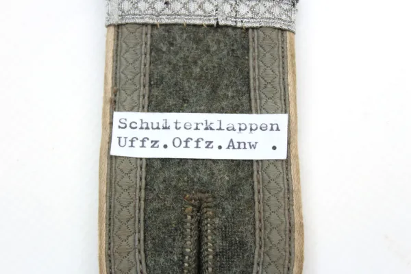 Wehrmacht army epaulettes for non-commissioned officers and infantry officer cadets