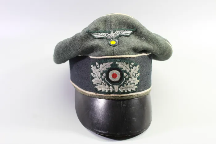 Early peaked cap for infantry officers, so-called "crumpled cap," circa 1940.