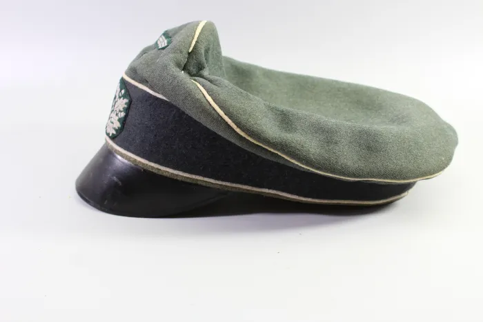Early peaked cap for infantry officers, so-called "crumpled cap," circa 1940.