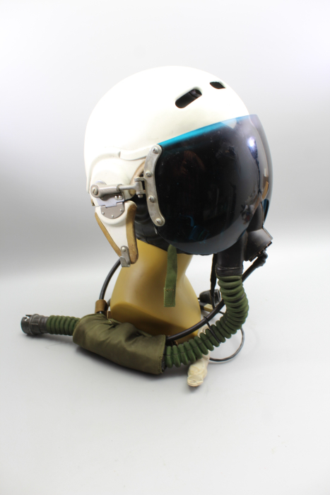 Original DDR NVA Pilotenhelm für Kampfflugzeuge ZSh-5 mit Sauerstoffmaske KM-34 – MiG-21 Kampfflieger Helm