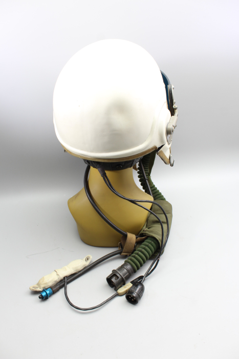 Original DDR NVA Pilotenhelm für Kampfflugzeuge ZSh-5 mit Sauerstoffmaske KM-34 – MiG-21 Kampfflieger Helm