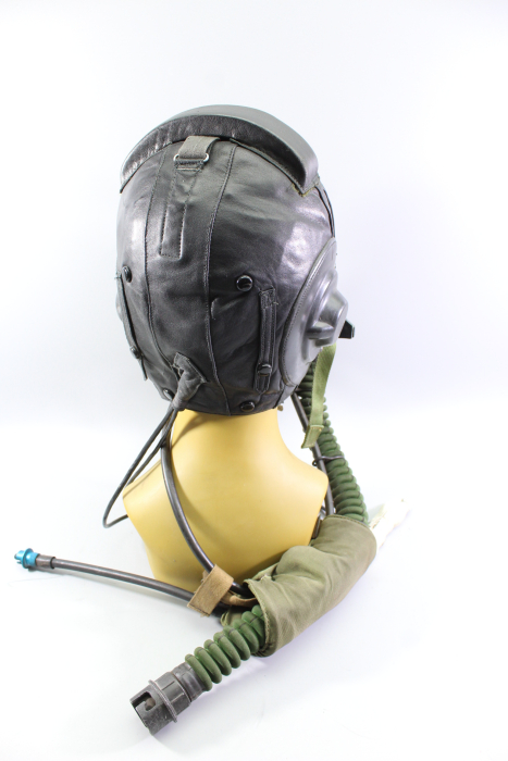 Original DDR NVA Pilotenhelm für Kampfflugzeuge ZSh-5 mit Sauerstoffmaske KM-34 – MiG-21 Kampfflieger Helm