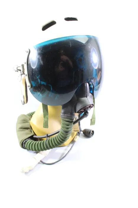Original DDR NVA Pilotenhelm für Kampfflugzeuge ZSh-5 mit Sauerstoffmaske KM-34 – MiG-21 Kampfflieger Helm