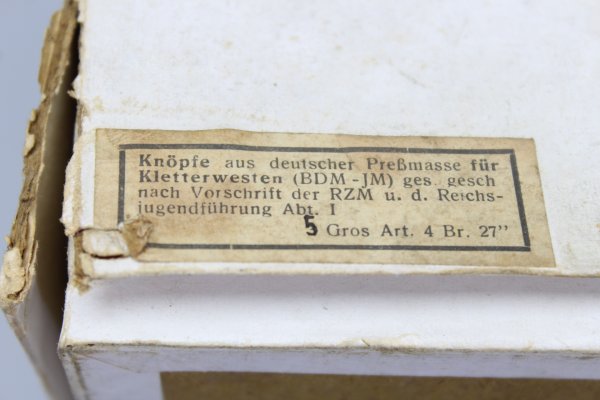 Knöpfe aus deutscher Preßmasse für BDM – JM Kletterweste im originalen Karton