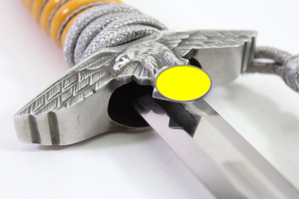 Very fine Luftwaffe officer's dagger with an orange grip, manufactured by SMF, Solingen.