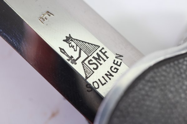 Very fine Luftwaffe officer's dagger with an orange grip, manufactured by SMF, Solingen.