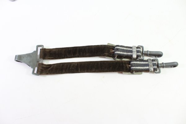 Very fine Luftwaffe officer's dagger with an orange grip, manufactured by SMF, Solingen.