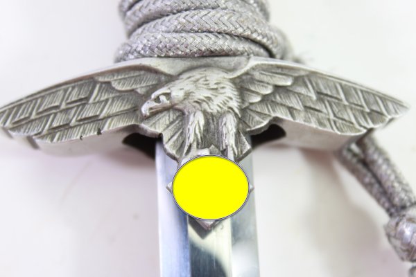 Very fine Luftwaffe officer's dagger with an orange grip, manufactured by SMF, Solingen.