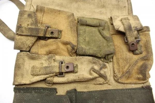 WW2 English MG accessory bag made of linen, 1944, Wallet Spare Parts Bren .303 M.G. MK I.