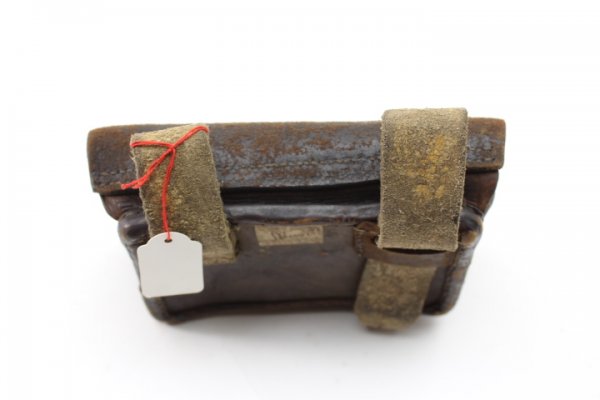 Ww1 magazine pouch with carrier name