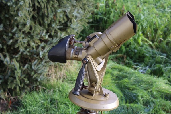 German NVA military optics binoculars Flak Glas 10x80 Flak telescope with forehead support