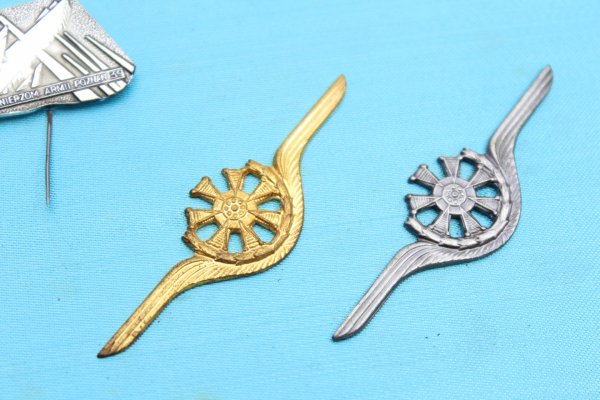 Tray with 7 Polish Air Force awards on cardboard