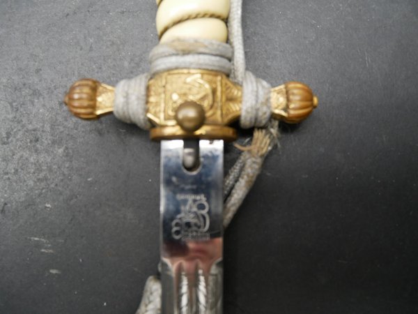 Marinedolch mit Portepee - gekürzte Klinge vom Hersteller Eickhorn Solingen