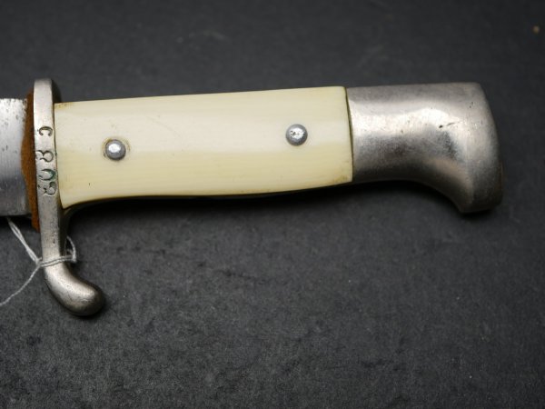 HJ knife for the Netherlands with inscription "Moed Eer en Trouw"