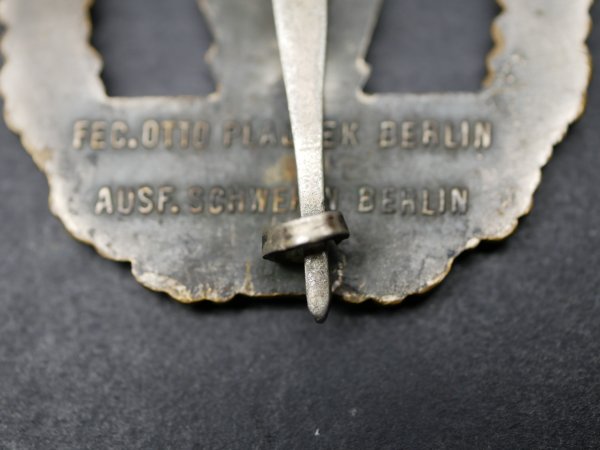 Minesweeper badge made of non-ferrous metal - Manufacturer Berlin Schwerin