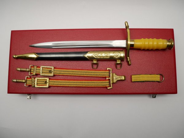 NVA General's Dagger LaSK Land Forces / MfS in case with hanger + pendant