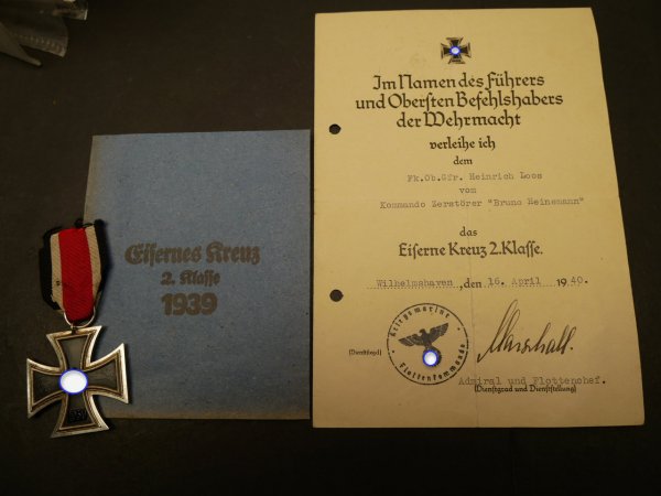 Kriegsmarine estate documents and medals command destroyer "Bruno Heinemann" - EK2 in bag + blockade runner with miniature