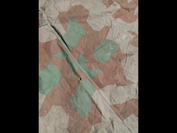 Used tarpaulin splinter camouflage triangular tarpaulin without manufacturer