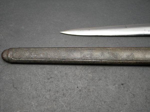 Wehrmacht HOD Army officer's dagger with blade etching "Loyalty for loyalty!" from the manufacturer Puma Solingen