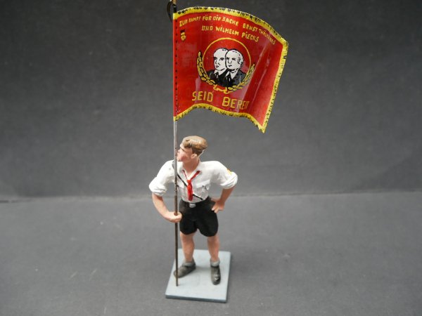 Figure Thälmann Pioneer as flag bearer