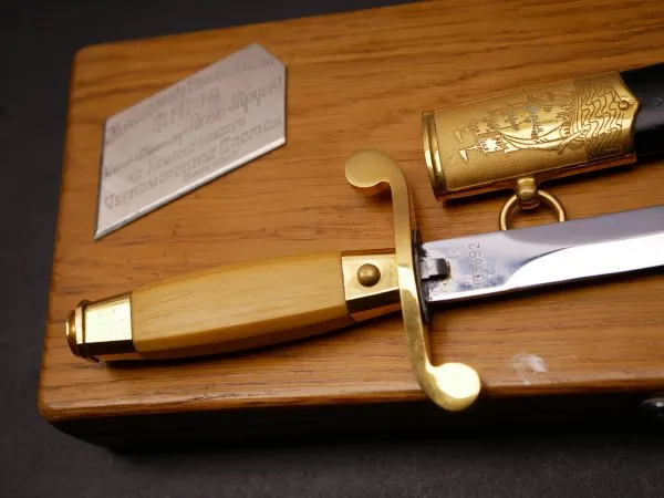 Russian Navy gift dagger from a Rear Admiral of the Black Sea Fleet in a case